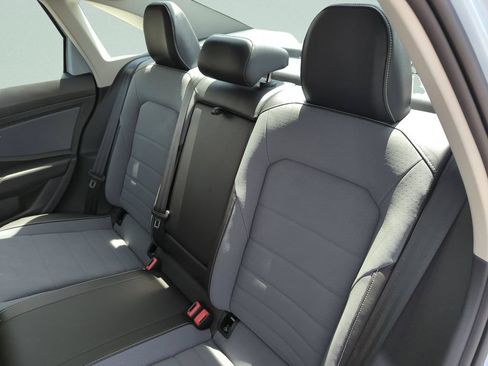 New 2026 Volkswagen Jetta SE FWD image 25