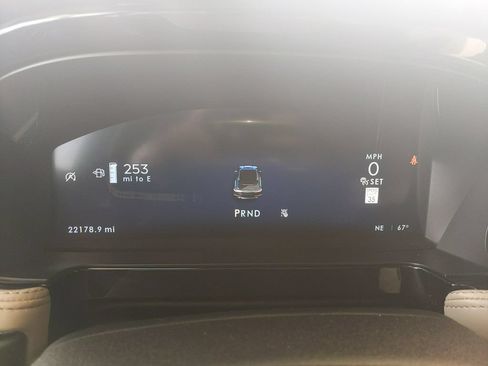 Used 2025 Lincoln Corsair AWD w/ Equipment Group 101A image 23