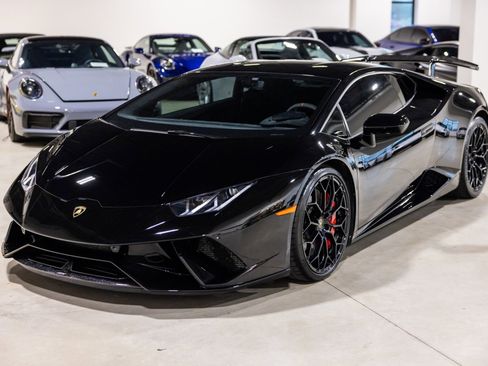 Used 2018 Lamborghini Huracan Performante image 12