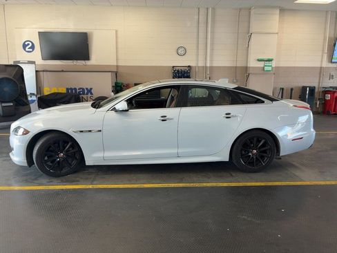 Used 2019 Jaguar XJ R-Sport image 4