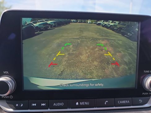 Used 2024 Nissan Sentra SV FWD image 18