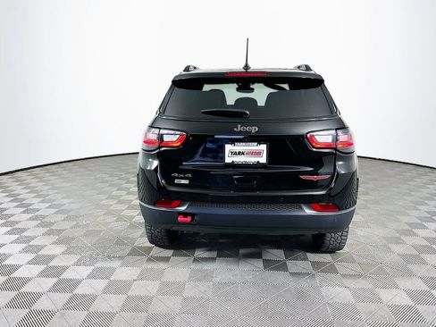 Certified 2025 Jeep Compass Trailhawk w/ Trailhawk Elite Group image 10