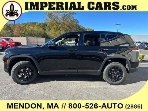 New 2025 Jeep Grand Cherokee Altitude image 7