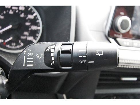 Used 2024 Nissan Rogue SV w/ SV Premium Package FWD image 12