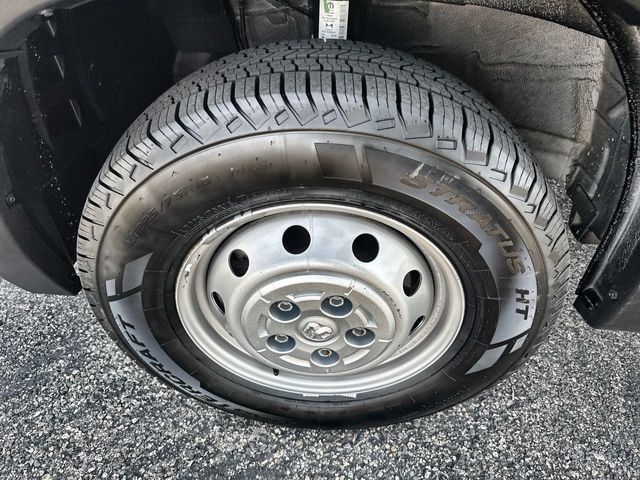 Used 2025 RAM ProMaster 2500 FWD image 10