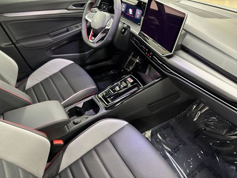 New 2026 Volkswagen GTI SE FWD image 15