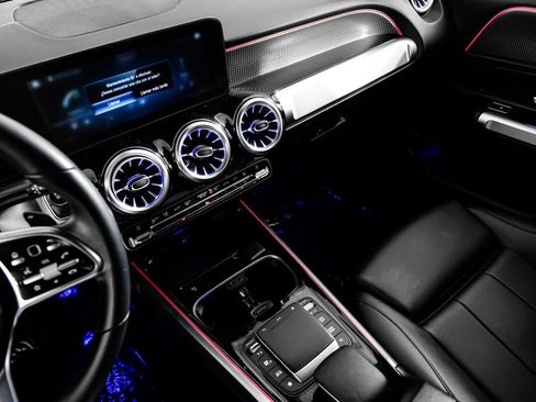 Used 2023 Mercedes-Benz EQB 250+ image 21