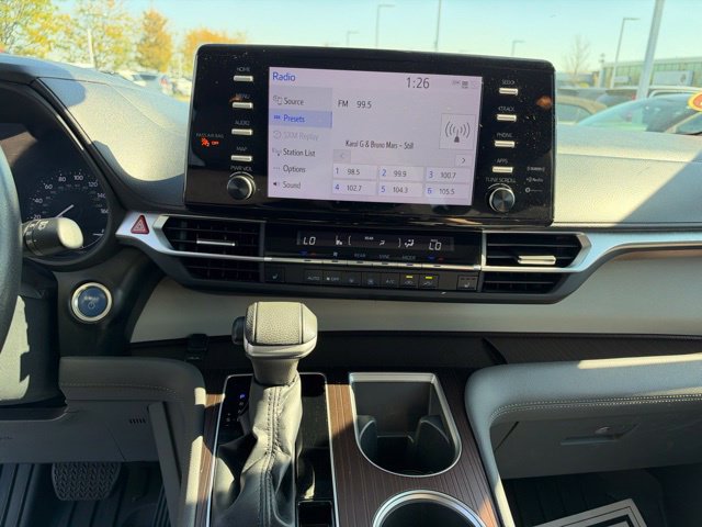 Used 2023 Toyota Sienna XLE AWD/4WD image 16