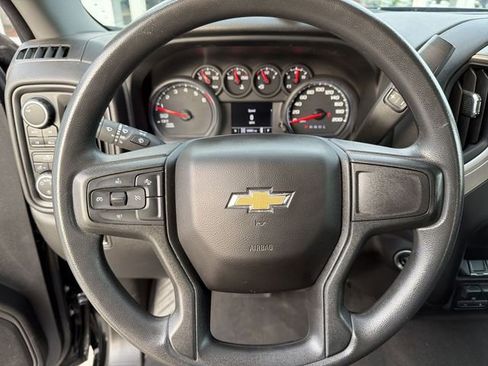 Used 2023 Chevrolet Silverado 1500 Custom image 16