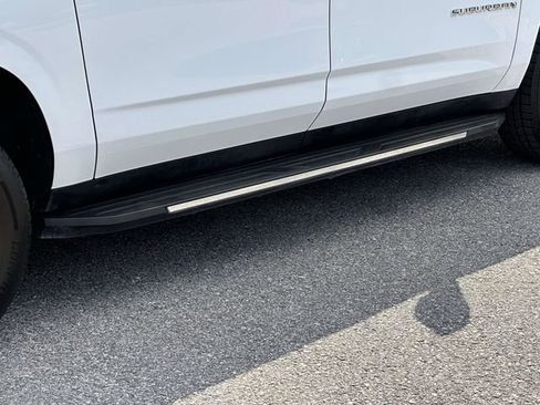 Certified 2024 Chevrolet Suburban LT AWD/4WD image 29