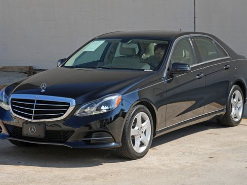 Used 2014 Mercedes-Benz E 350 4MATIC Sedan image 46