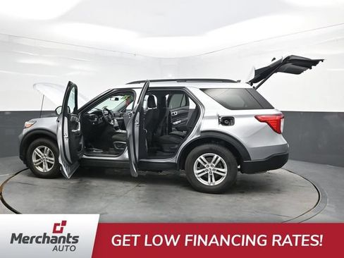 Used 2022 Ford Explorer XLT AWD/4WD image 46