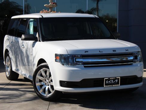 Used 2018 Ford Flex SE image 1