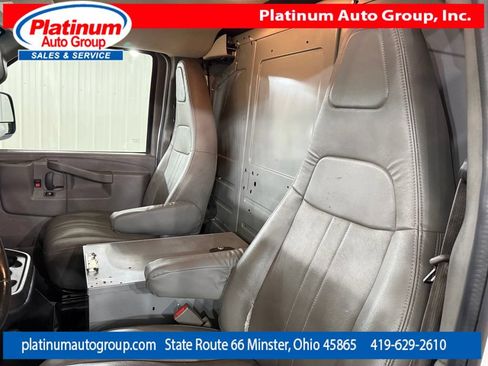 Used 2018 Chevrolet Express 3500 Extended w/ Driver Convenience Package RWD image 11