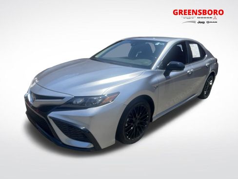 Used 2024 Toyota Camry SE FWD image 1