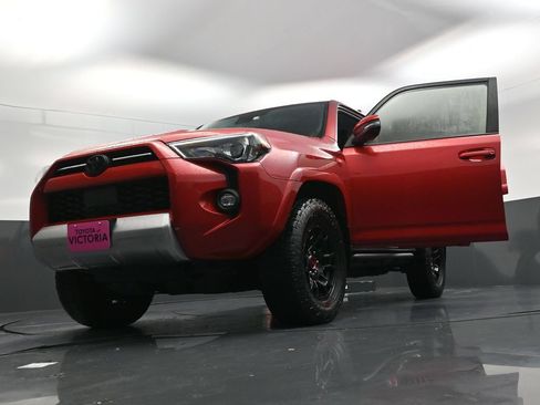 Used 2024 Toyota 4Runner TRD Off-Road Premium w/ Moonroof Package AWD/4WD image 29