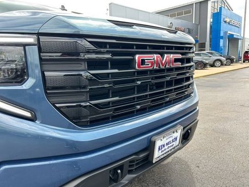 Used 2026 GMC Sierra 1500 Elevation w/ Elevation Select Package AWD/4WD image 4