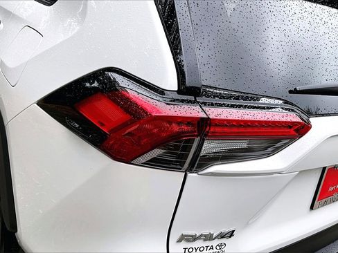 Used 2025 Toyota RAV4 XLE image 20
