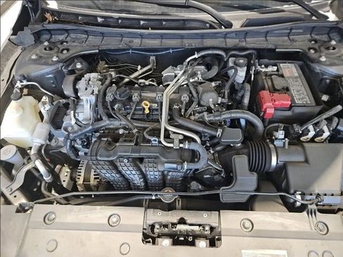 Used 2024 Nissan Altima 2.5 SV image 10