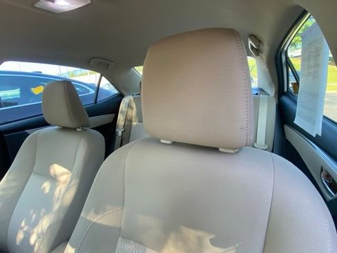 Used 2014 Toyota Corolla LE FWD image 11
