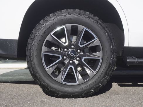 Used 2023 Chevrolet Tahoe Z71 w/ Luxury Package image 34