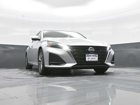 Used 2023 Nissan Altima 2.5 SV image 33