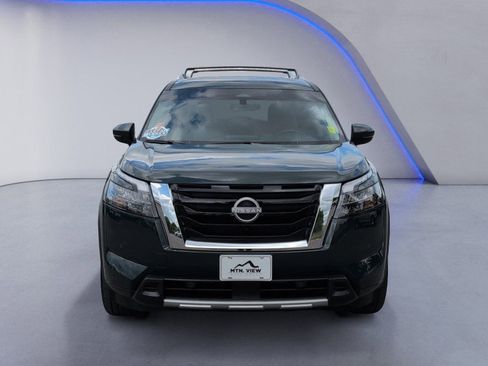 Used 2025 Nissan Pathfinder SL AWD/4WD image 10