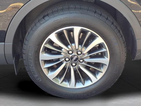 Used 2023 Lincoln Nautilus AWD w/ Premium Package image 7