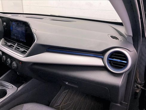 Used 2024 Chevrolet Trax LS w/ LS Convenience Package image 15