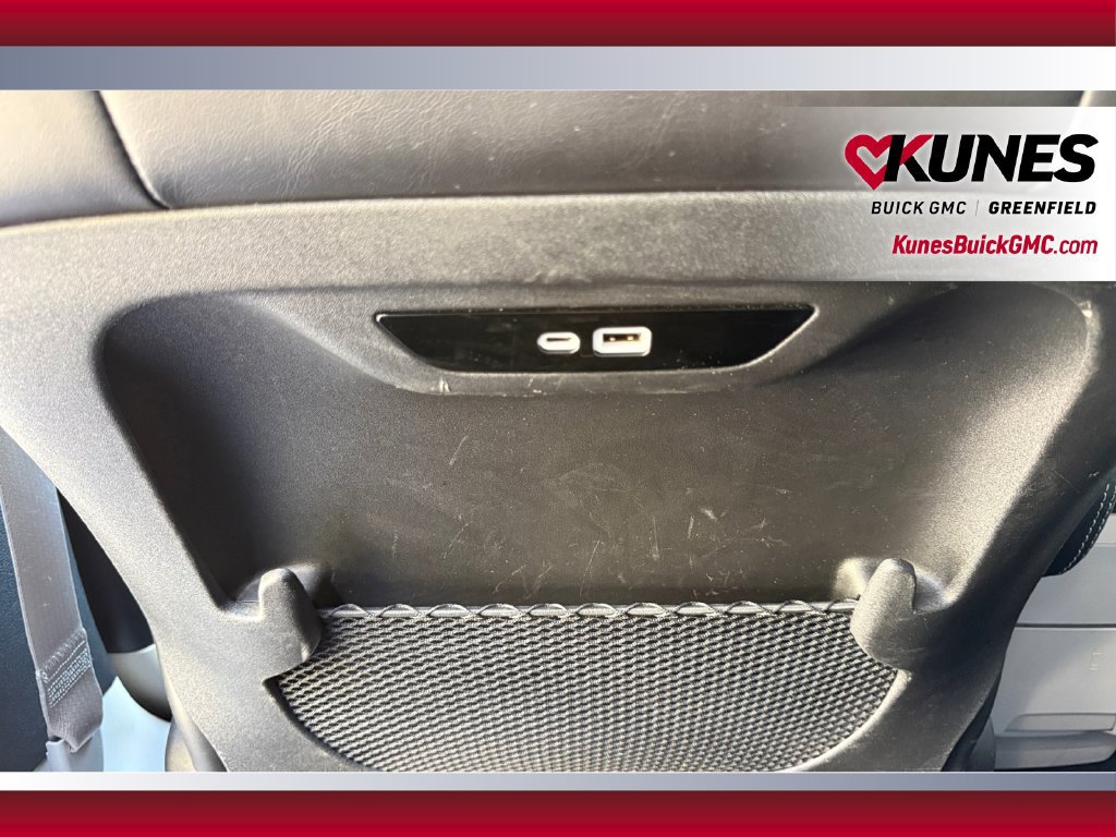 Used 2024 Chrysler Pacifica Touring-L FWD image 40