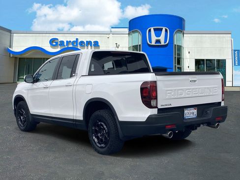 Used 2025 Honda Ridgeline RTL+ image 4