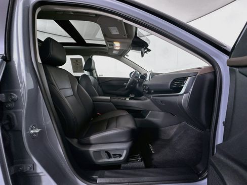 Used 2023 Nissan Rogue SL AWD/4WD image 34