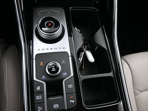 Certified 2023 Kia Sorento SX Prestige AWD/4WD image 17