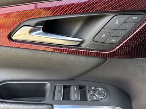 Used 2024 Chevrolet Traverse RS image 15