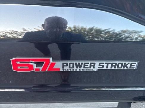 Used 2025 Ford F250 Platinum image 7