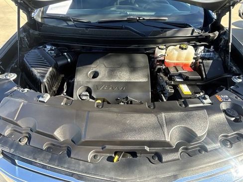 Certified 2023 Chevrolet Traverse LT image 29