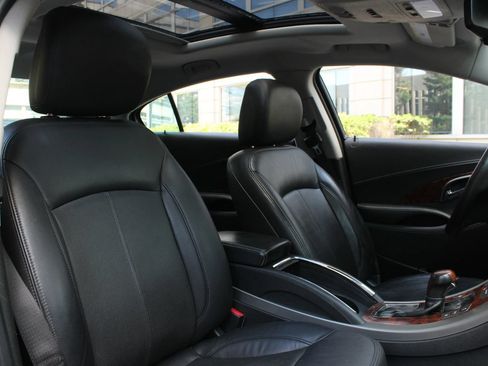 Used 2013 Buick LaCrosse Touring FWD image 28