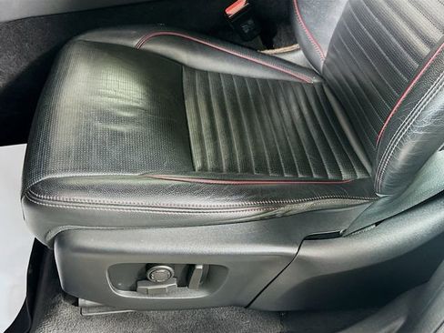 Used 2020 Land Rover Discovery Sport SE R-Dynamic image 21