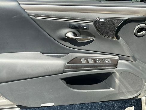 Used 2019 Lexus ES 350 F Sport w/ Accessory Package 2 FWD image 11