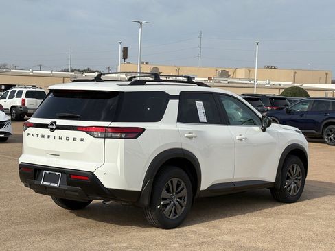 New 2026 Nissan Pathfinder SV image 7
