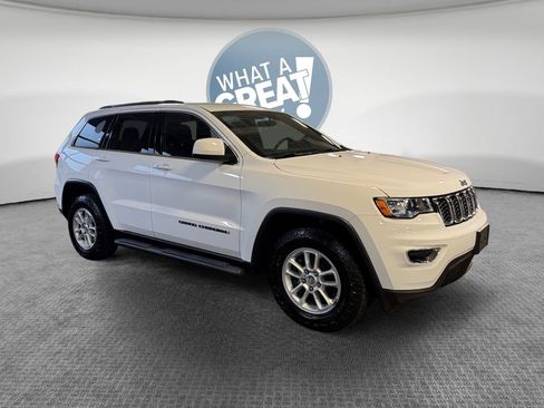 Used 2019 Jeep Grand Cherokee Laredo image 1