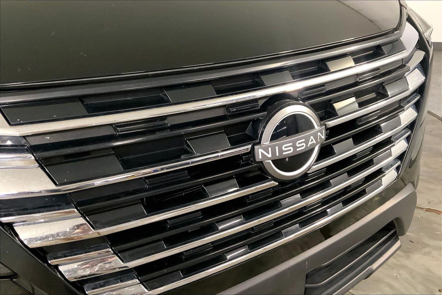 Used 2025 Nissan Rogue SV FWD image 28