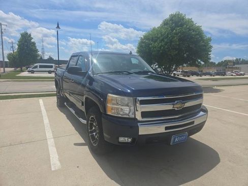 Used 2011 Chevrolet Silverado 1500 LT w/ All-Star Edition AWD/4WD image 1