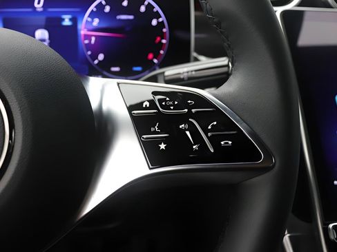 Used 2026 Mercedes-Benz GLC 300 image 12