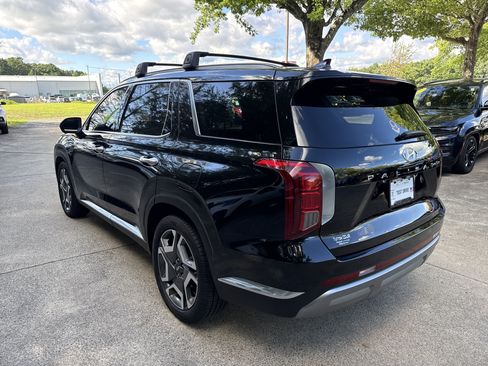 Used 2023 Hyundai Palisade Limited FWD image 5