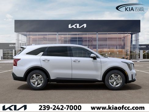 New 2026 Kia Sorento LX FWD image 7