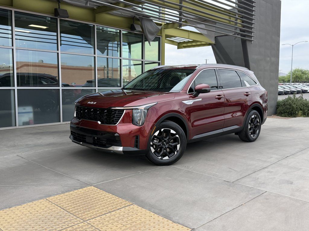 Used 2024 Kia Sorento S FWD image 1