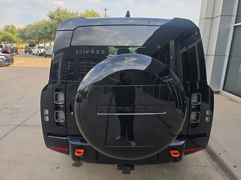 Used 2023 Land Rover Defender 130 X AWD/4WD image 5