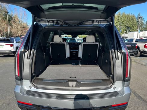 New 2026 Cadillac Escalade V image 38