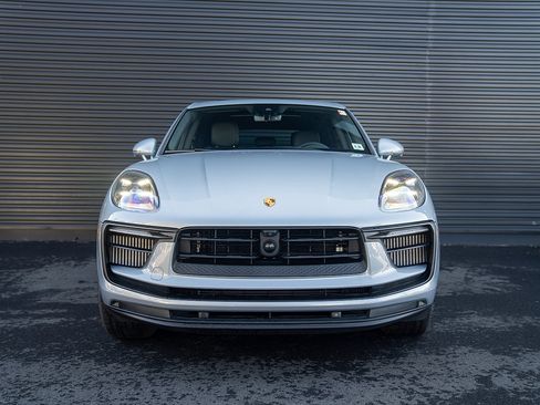 Certified 2023 Porsche Macan S image 26